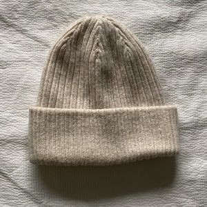 main character beanie/toque